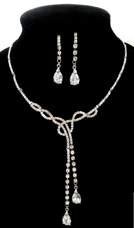 Набір Neoglory: кольє + сережки. Родій. Камені: білий циркон. Довжина: 42-45 см Ширина: 12 мм