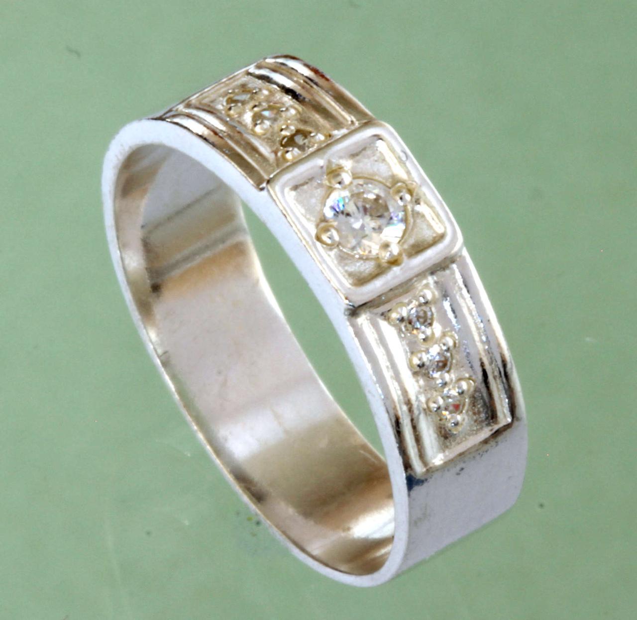 Срібний перстень з цирконом