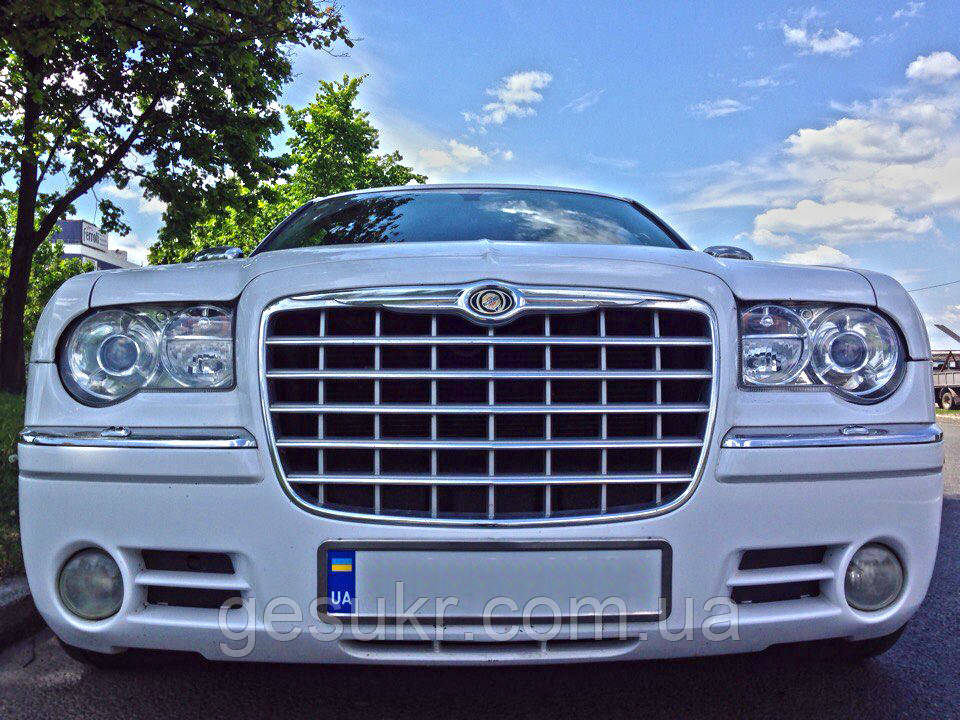 Прокат авто на свадьбу Белый Chrysler 300c - фото 3 - id-p609066070
