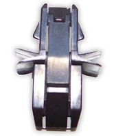 Фигурное крепление решетки радиатора Subaru Forester, Impreza ОЕМ: 91017Fa080