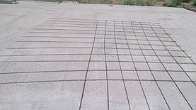 Связать сетку из стеклопластиковой арматуры можно рядом с предполагаемым объектом для для заливки бетоном, а потом можно данный каркас перенести.