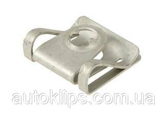 Скоба кріплення захисту двигуна Audi 100, A4, A6, A8/Seat Altea, Leon, Toledo / Skoda Superb / VW Passat B5