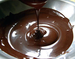 Розтоплене какао-масло і какао-терте.Ось такий шоколад-100% натуральний,можна приготувати вдома!