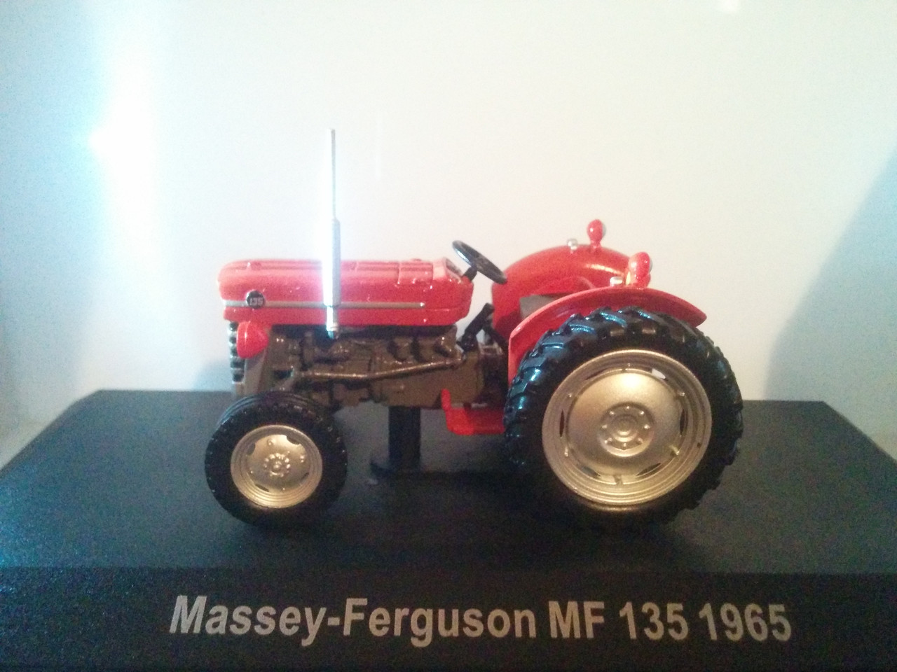 Трактори Світу №10 Massey Ferguson MF-135, фото 1