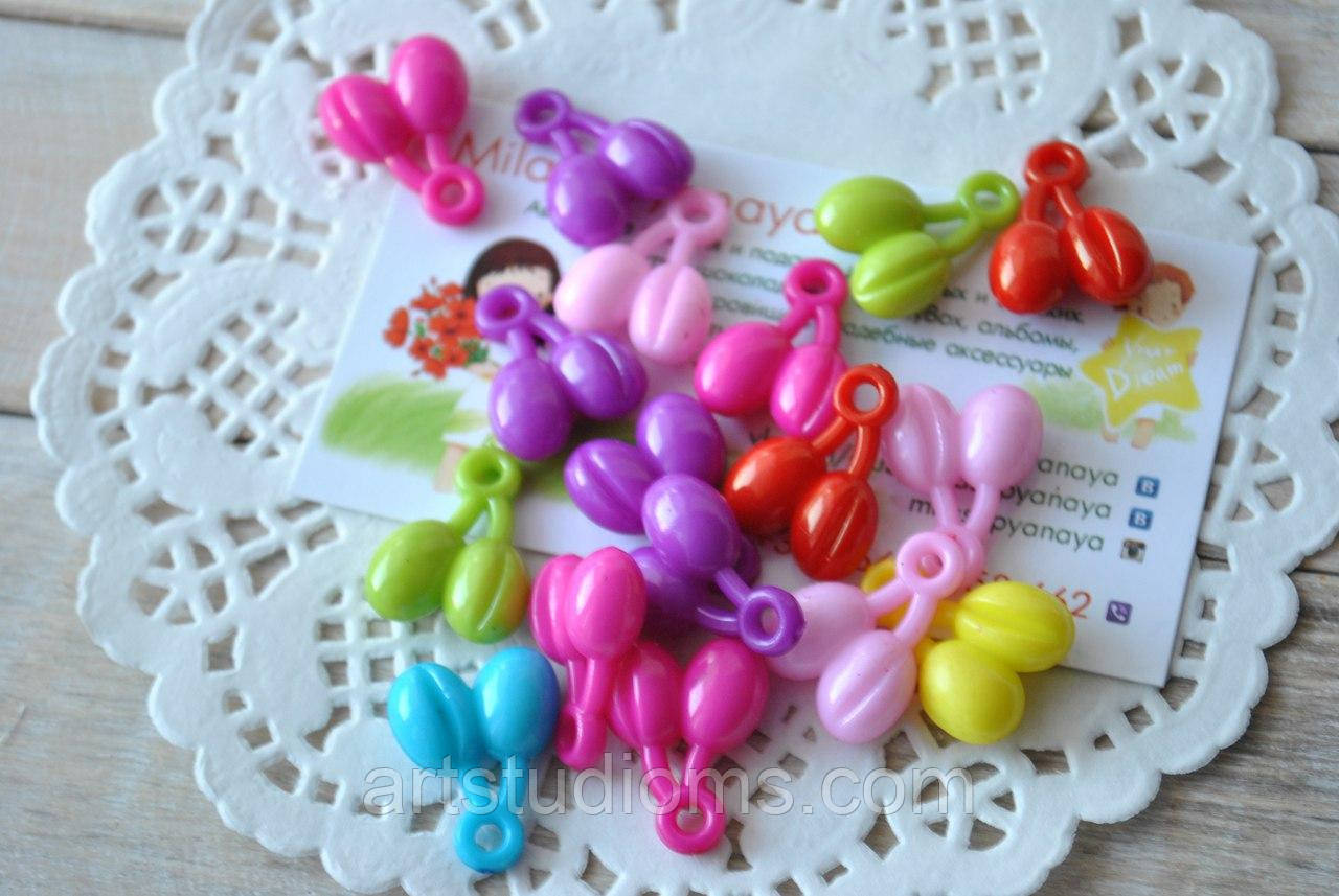 Підвіска пластикова Сливи. Цвет:микс