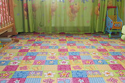 Килим в квіточку в дитячу Батерфляй