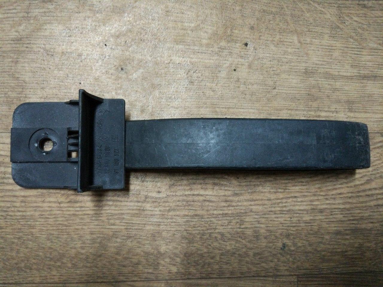 Ручка внутрішня задніх дверей (ляда) Renault Trafic, Opel Vivaro 2001-2014, 8200011868 (Б/У)