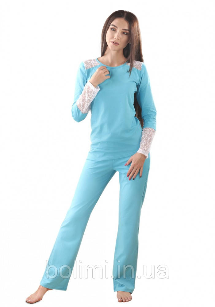Жіноча піжама блакитна трикотажна з мереживом (кофта і штани)