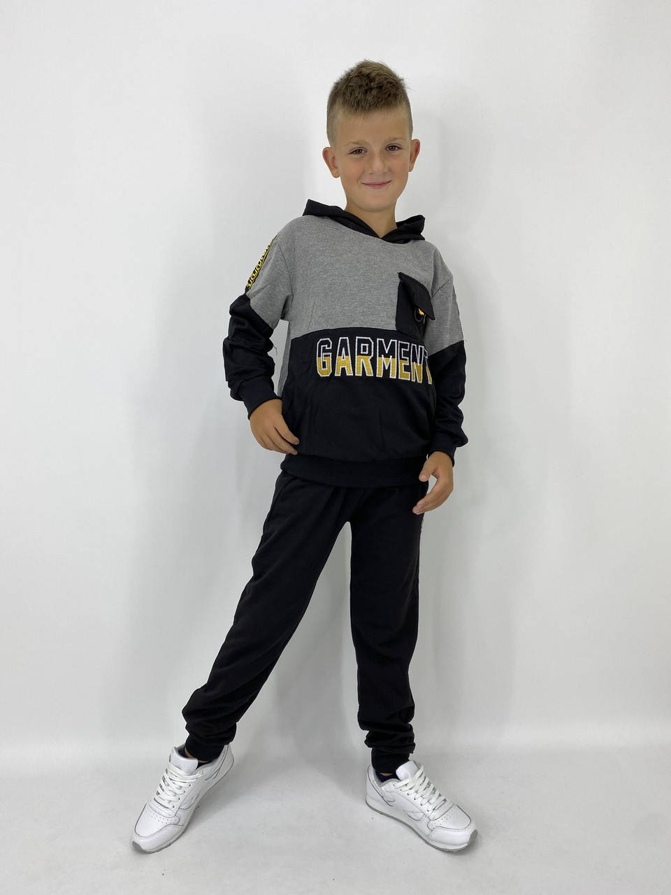 

Серый костюм для мальчиков от 4 до 12 лет. Польша - F26 fashion