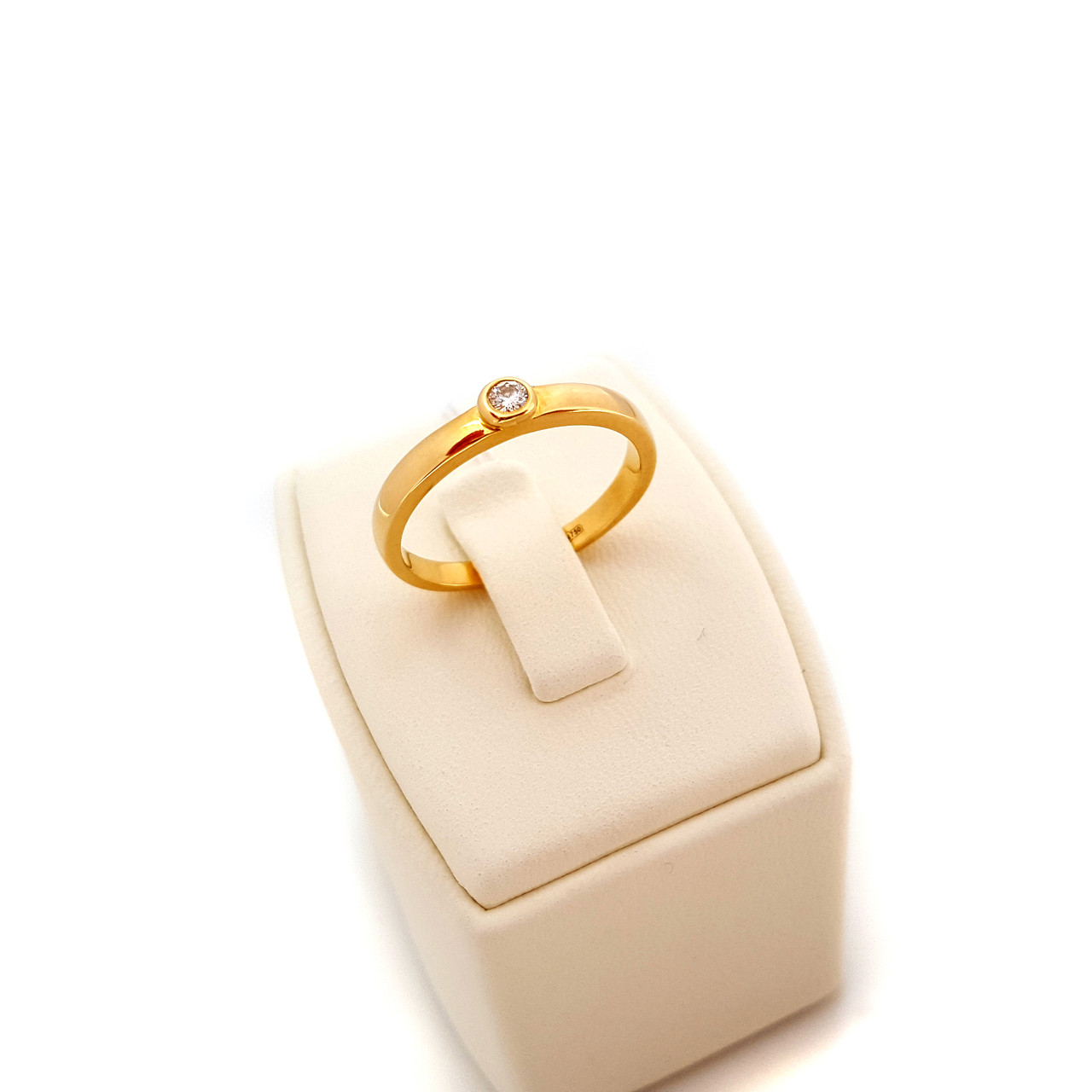 Золотое кольцо с бриллиантом, 17 размер - фото 1 - id-p612751144