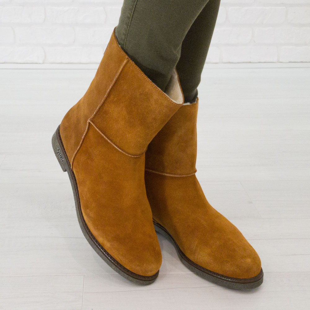 clarkdale axel boots