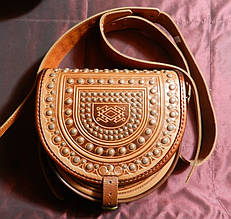 Жіноча сумка зі шкіри декорована міддю Табівка