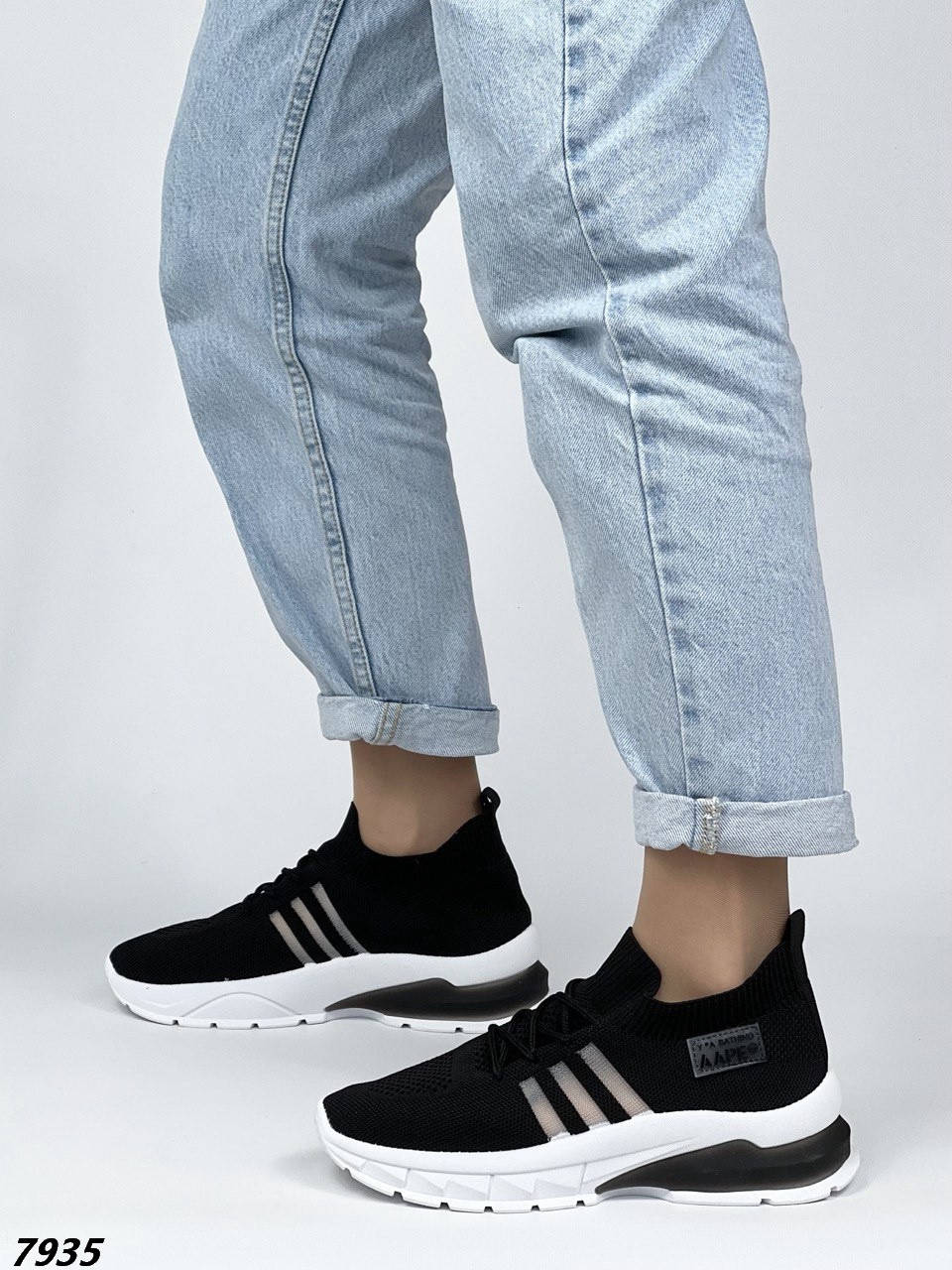 

Кроссовки женские черные легкие для занятий спортом фитнесом, Черно-белый