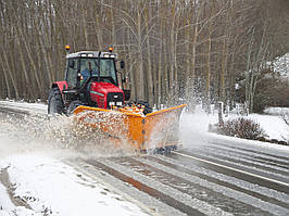 Сніговідвал для тракторів усіх виробників, гідравлічний V-подібний