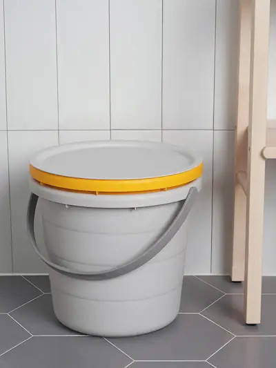 

Ведро с крышкой IKEA PEPPRIG из прочного пластика (004.995.32), Серый