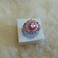 Женское кольцо с розовым топазом