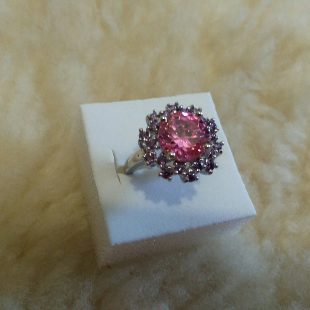 Женское кольцо с розовым сапфиром и аметистом 17р - фото 1 - id-p409632680