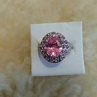 Женское кольцо с розовым сапфиром
