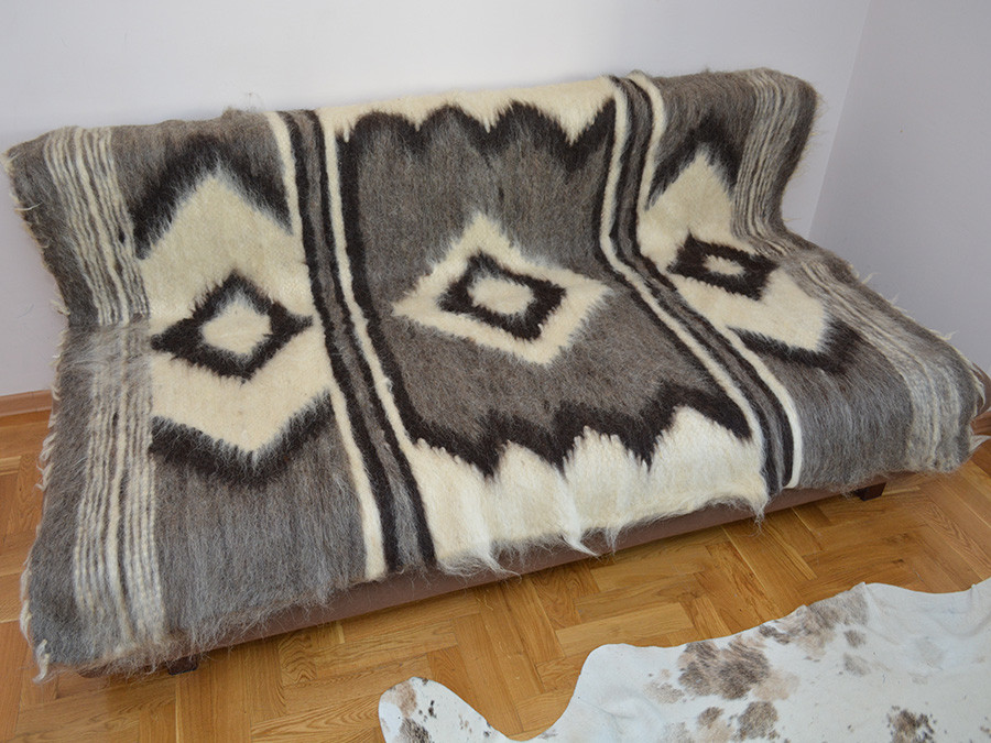 Карпатський плед I Ліжелик натуральний з овечої вовни