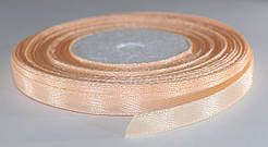 Стрічка атласна. Колір — персиковий світлий. Ширина — 0,7 см, довжина — 23 м