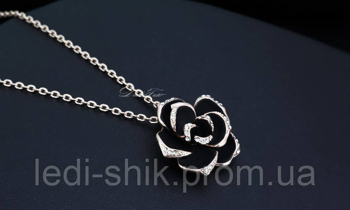 Підвіска "Чорна троянда" з австрійськими кристалами StelluxTM у срібному кольорі