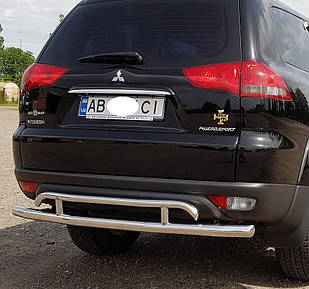 Захист заднього бампера на Mitsubishi Pajero Sport (2008-2015)