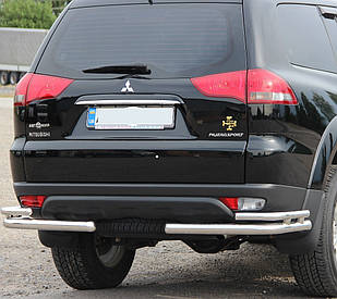 Захист заднього бампера подвійні кути на Mitsubishi Pajero Sport (2008-2015)