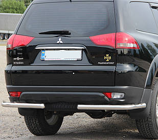Захист заднього бампера кути на Mitsubishi Pajero Sport (2008-2015)