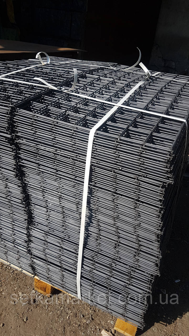 Сітка зварна, осередок 100х100 мм, діаметр 4 мм, розмір листа 1х2 м, чорна