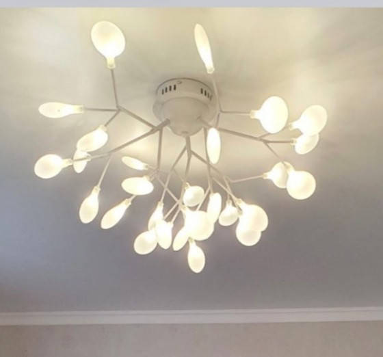 

Люстра потолочная LED PETALS 22887/36 белая, Белый