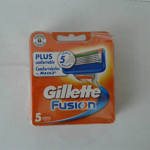 

Кассеты для бритья мужские Gillette Fusion 5 шт. ( Картриджи,лезвия Жиллет фьюжин Германия оригинал )