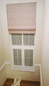 Светлые фиранки и римская штора. Юровка