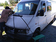 Изготовление и замена лобового стекла на Mercedes Sprinter  в Никополе