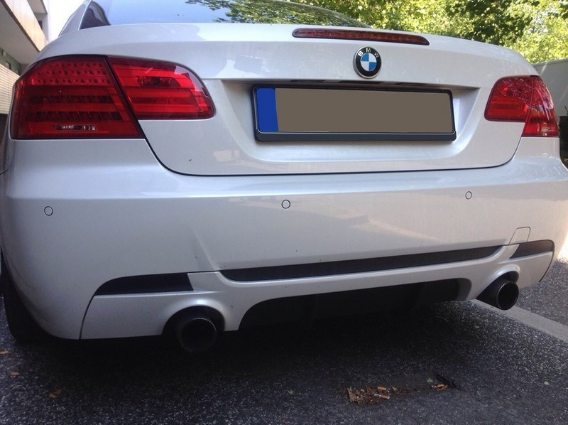 НАКЛАДКА НА ЗАДІЙ БАМПЕР BMW E92 / E93 НА ДВІ ТРУБ