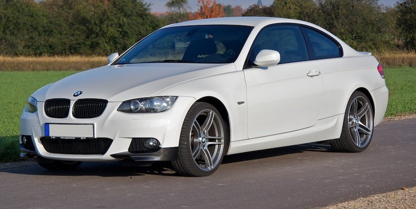 НАКЛАДКА НА ПЕРЕДНІЙ БАМПЕР BMW E92 / E93 (2006-2010)