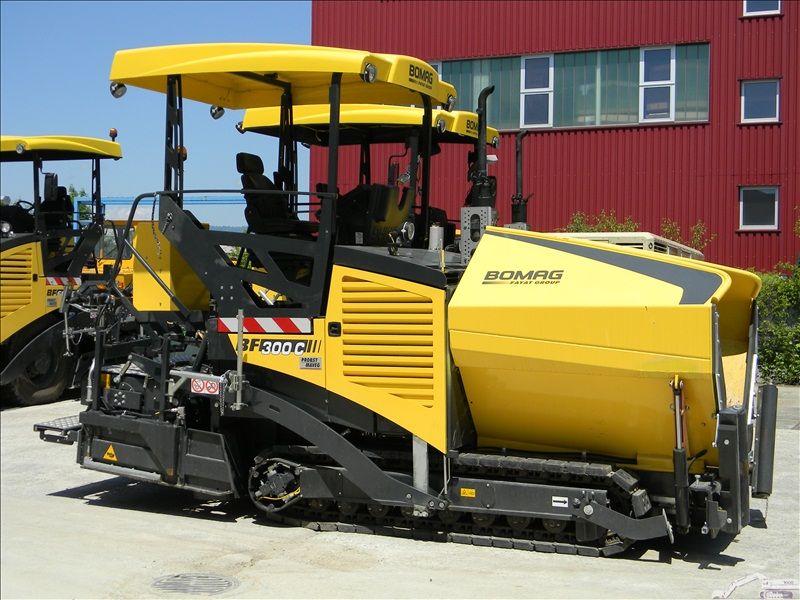 Асфальтоукладальник BOMAG BF 300 C