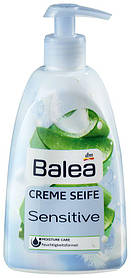Рідке крем-мило Balea Sensitive з ароматом алое вера з дозатором 500 мл