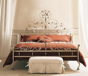 Ліжко коване білого кольору "Королівська"