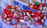 Шоколадні цукерки в сіточці новорічні для дітей Baron 1,8 кг 12 шт. по 150 грамів у коробі