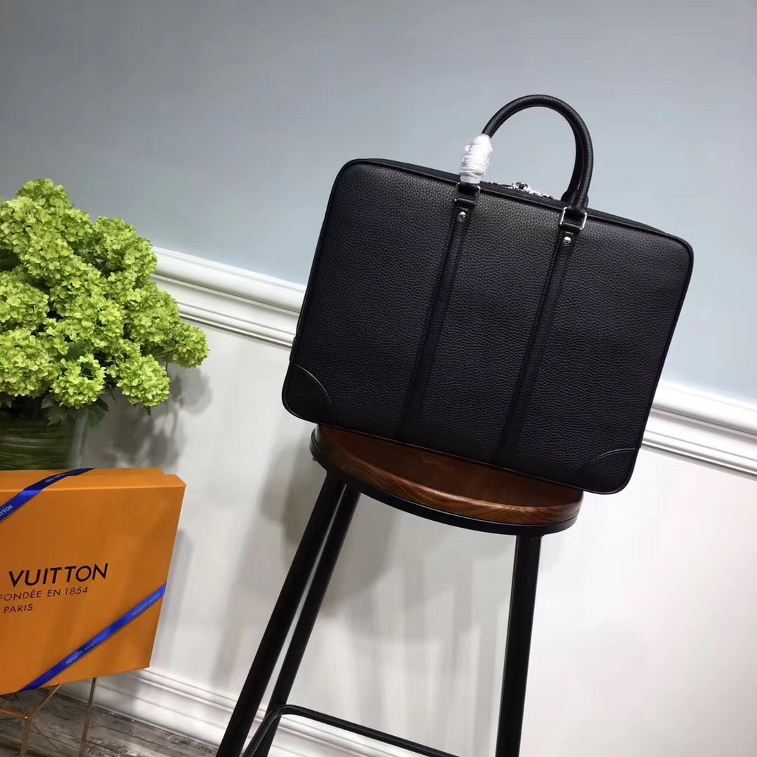 Класичний портфель Louis Vuitton