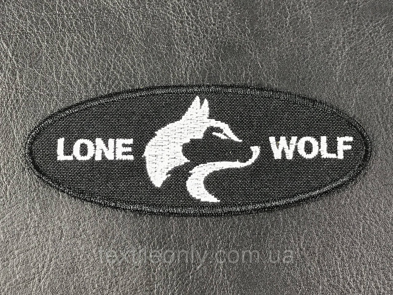 Нашивка Lone Wolf чорно-білий 105х40 мм