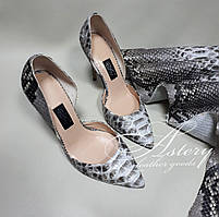 Жіночі туфлі на підборах із пітона натурального забарвлення