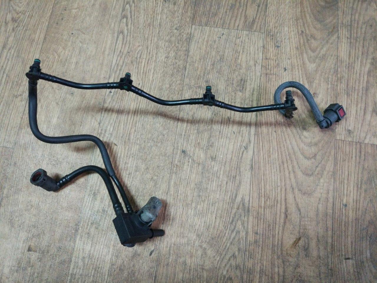 Шланг обратки палива (з клапаном) Renault Trafic, Opel Vivaro 1.9, 2004-2006, 8200445286 (Б/У)