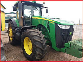 John Deere 8335