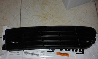 Решітка в бампер права,лева AUDI A6 C4 94-97