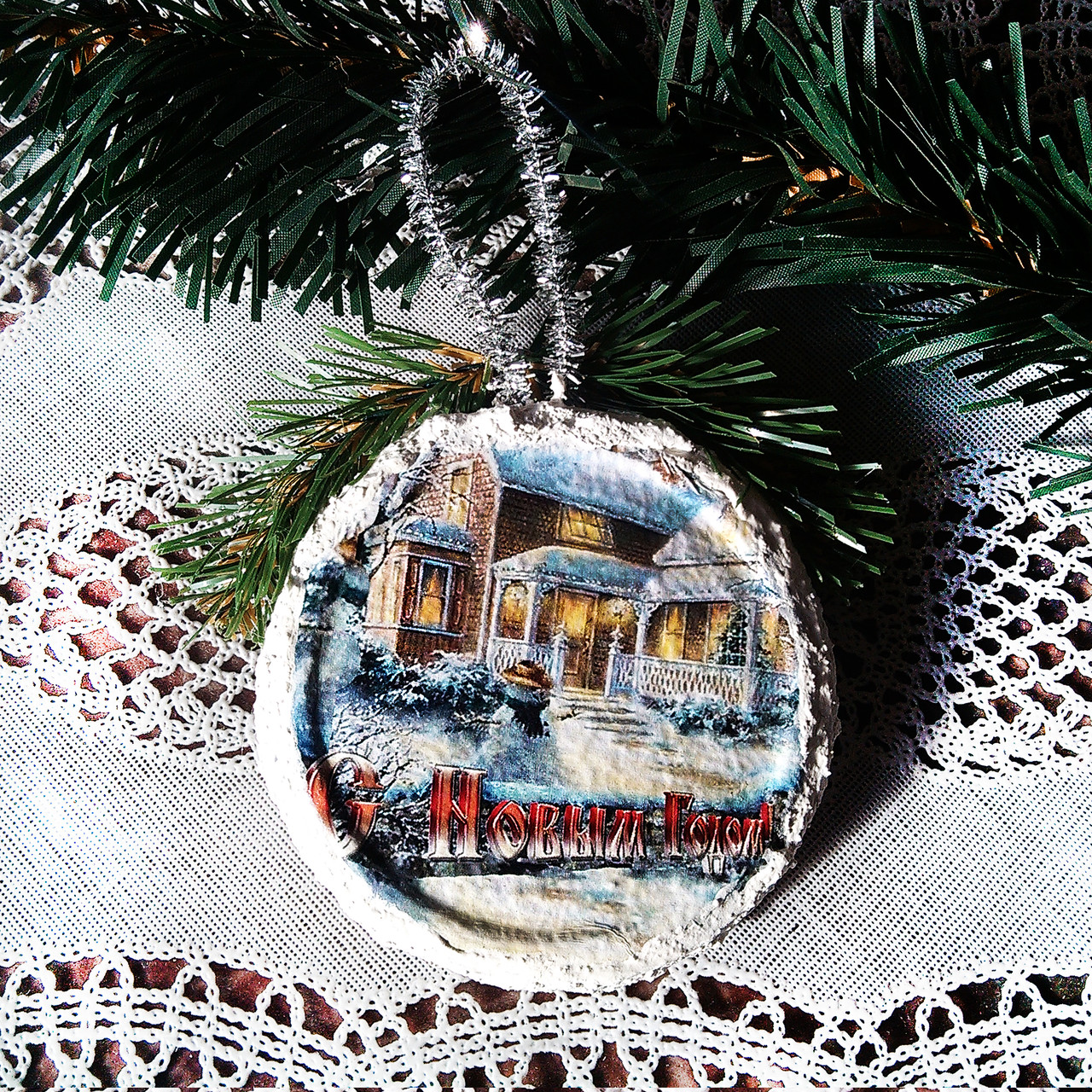 Елочное украшение Подвеска медальон на елку Подарки ручной работы на новый год - фото 3 - id-p612253732