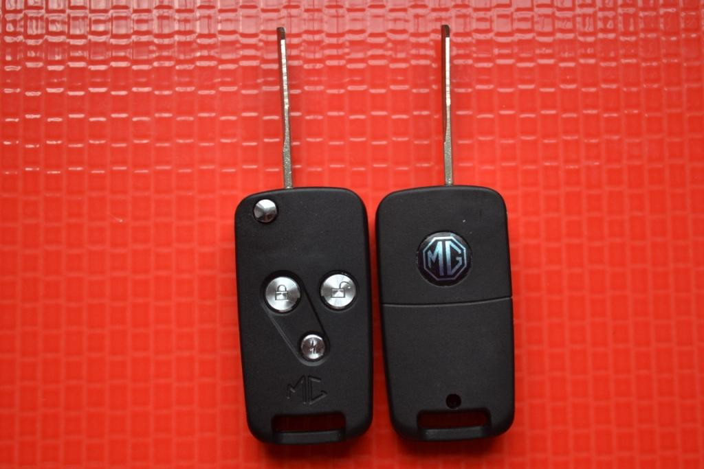 Викидний ключ MG 3 кнопки Для об'єднання ключа та брелока Лезо HU92