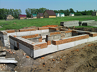 Самостійне зведення блочного фундаменту