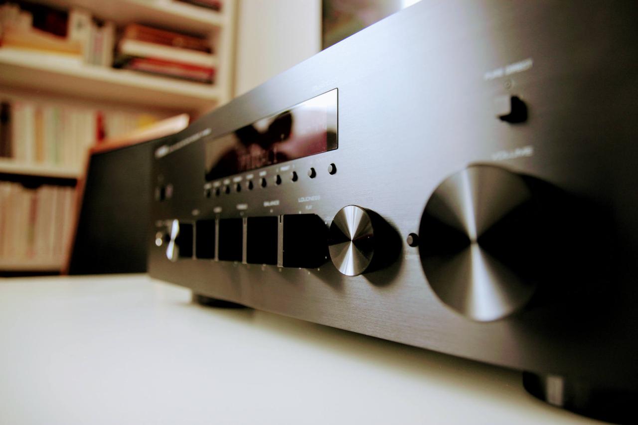 Yamaha R-N602 MusicCast мережевий Hi-Fi ресивер з функцією мультирум