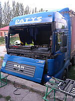 замена лобового стекла на грузовике MAN TGA XXL в Днепре